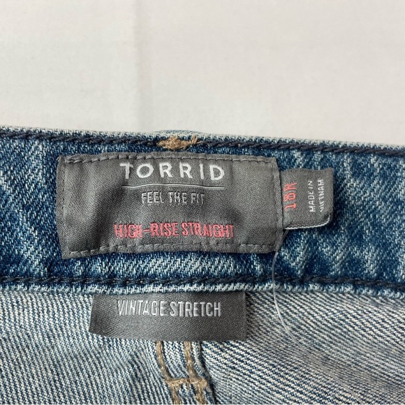 NWT Torrid High Rise Straight Jeans Lightwash Blue Raw  Hem Size 18 - Picture 6 of 10